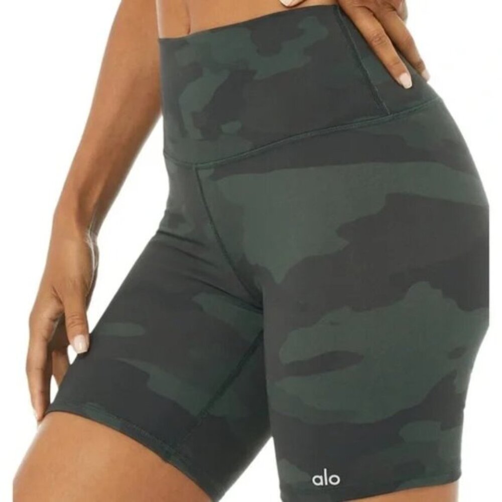 ALO Yoga Dark Camo Biker Shorts Size XXS NWOT